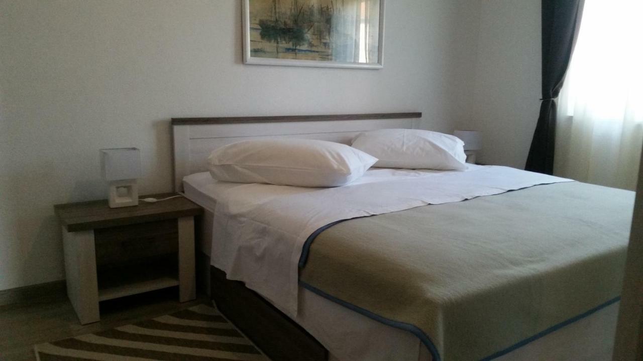 Apartments Anaivana Трогир Экстерьер фото