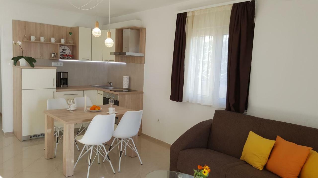 Apartments Anaivana Трогир Экстерьер фото