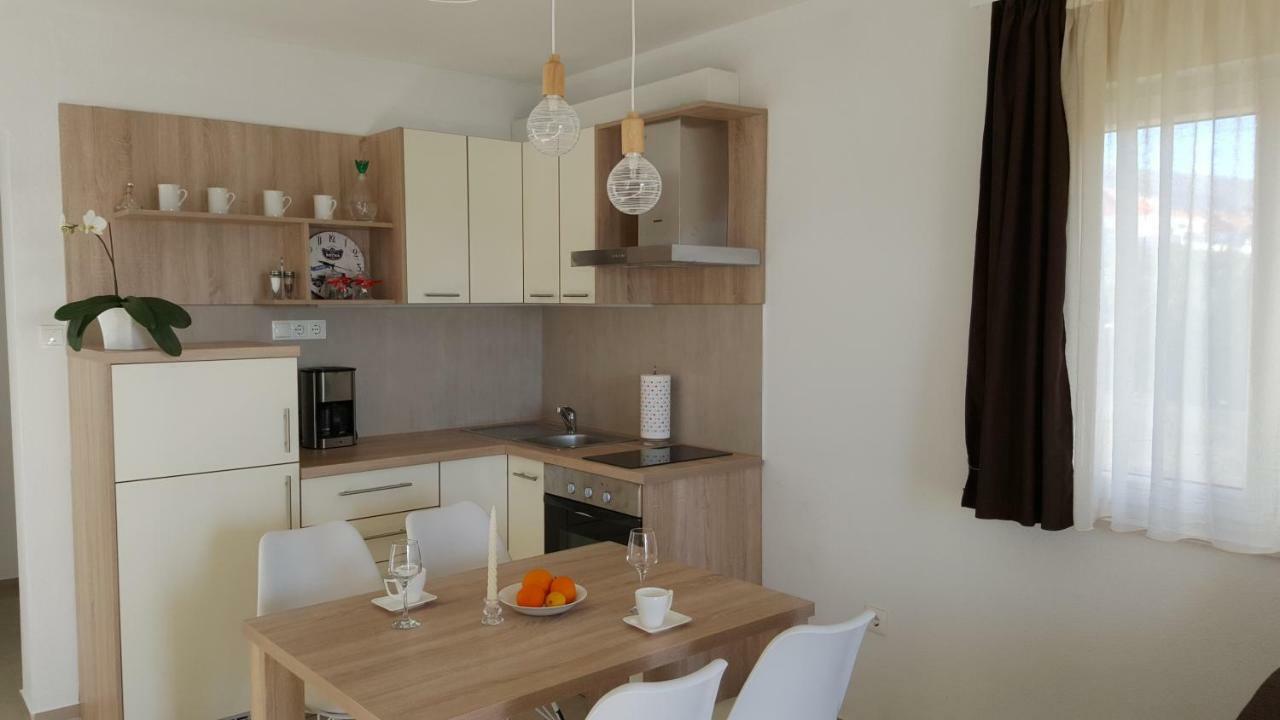 Apartments Anaivana Трогир Экстерьер фото